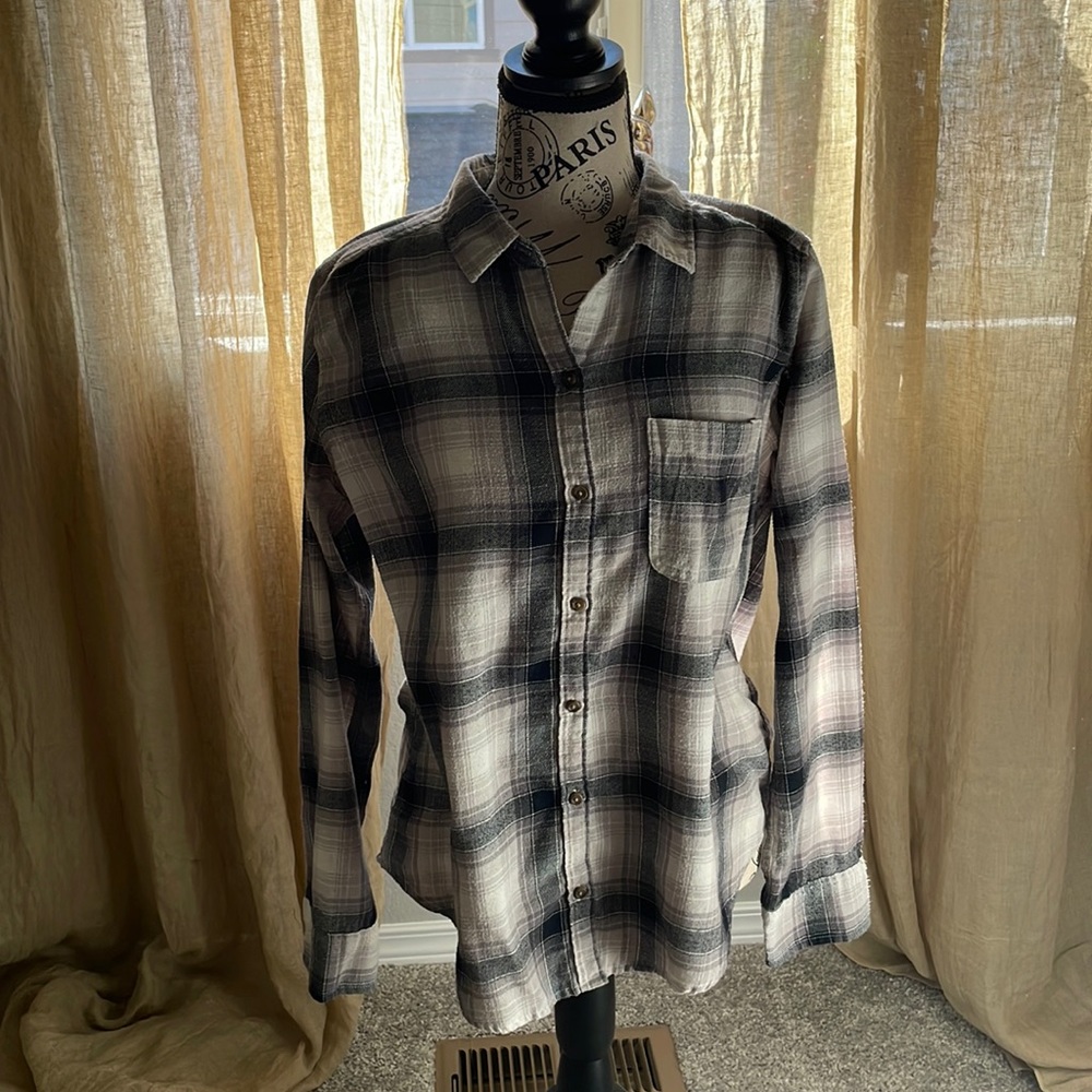 Hollister shirt , M